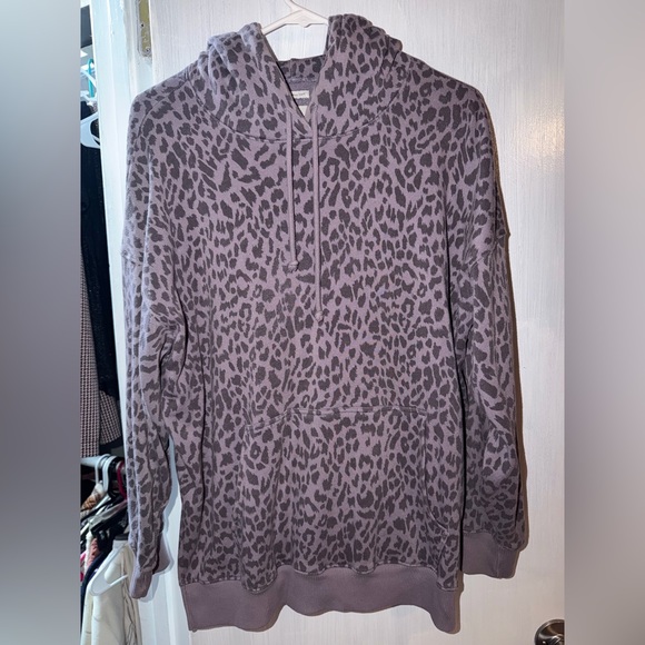 American Eagle Outfitters Sweaters - American Eagle Oversized Leopard Hooded Pullover